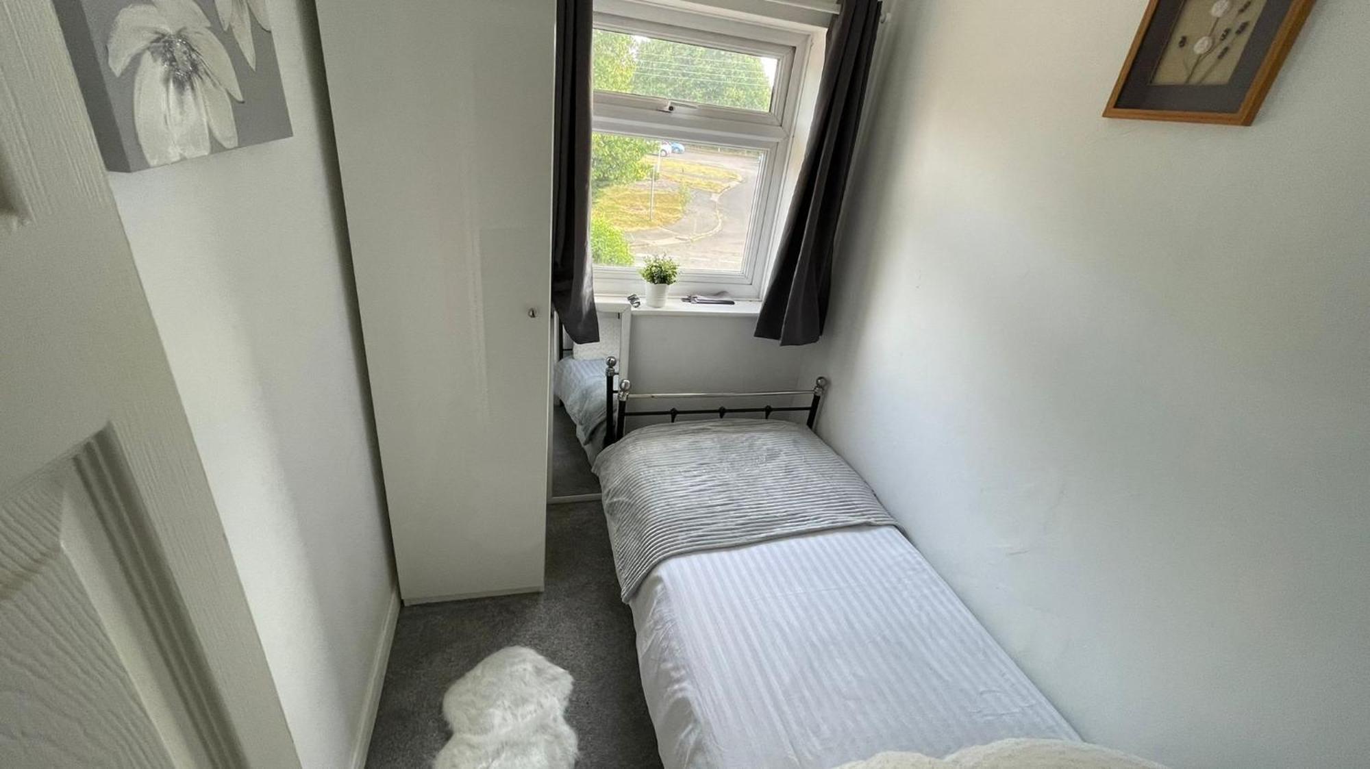 Single Room Near Basildon City Centre Exterior photo